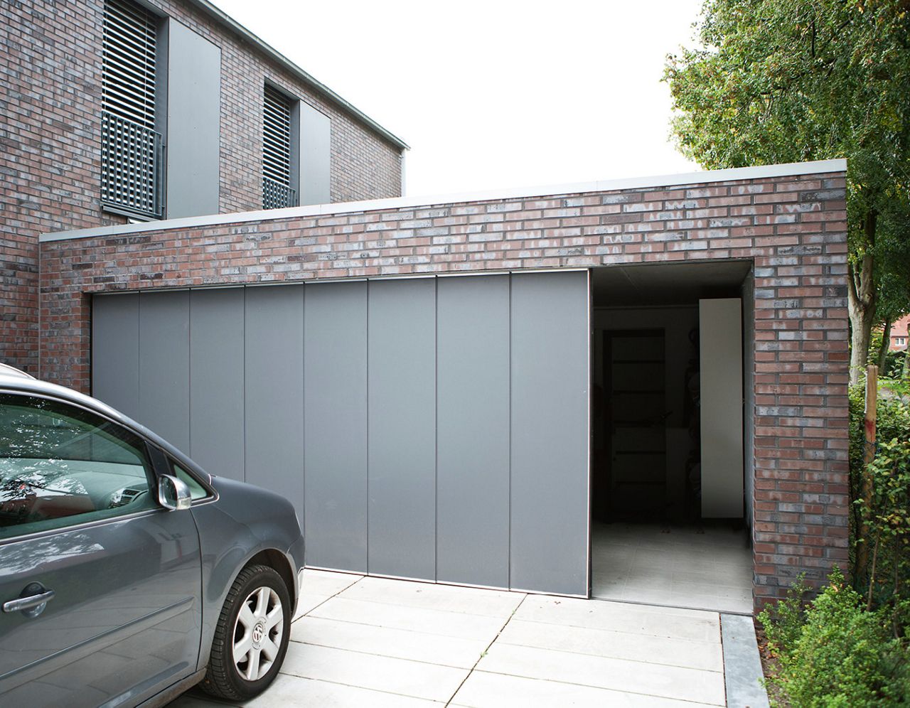 Normstahl Seitensektionaltor Weiß aluminium Style glatt