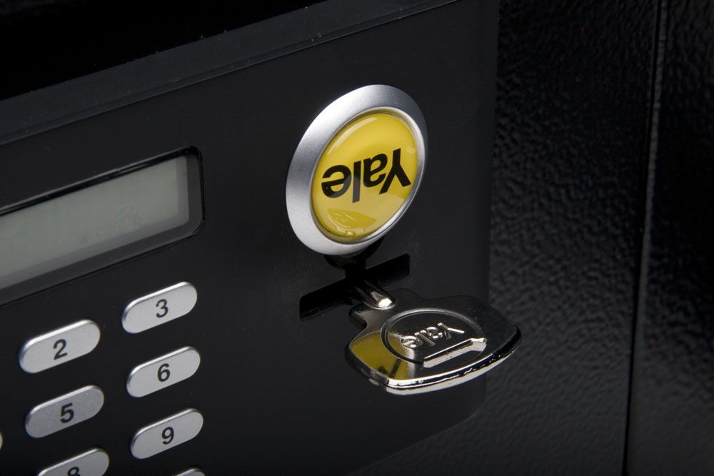 Image: 1630a-yale-security-safe-pic1.jpg