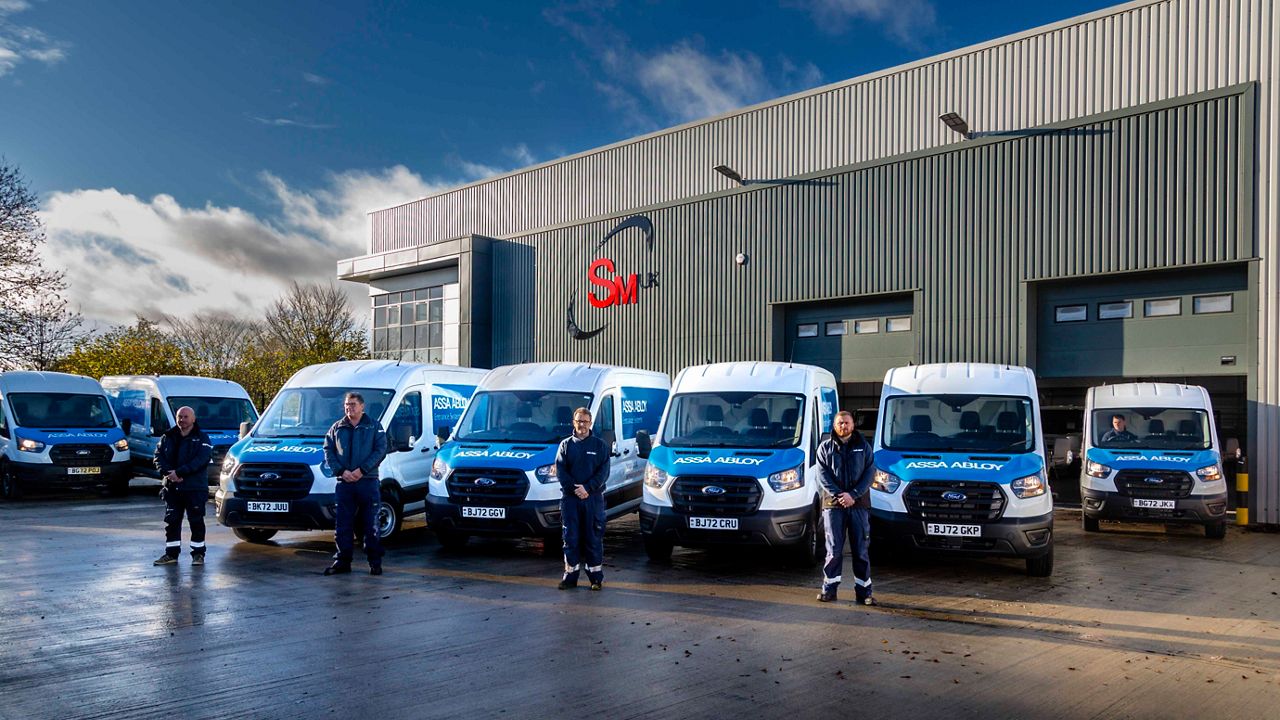 A team of ASSA ABLOY Entrance Systems engineers 