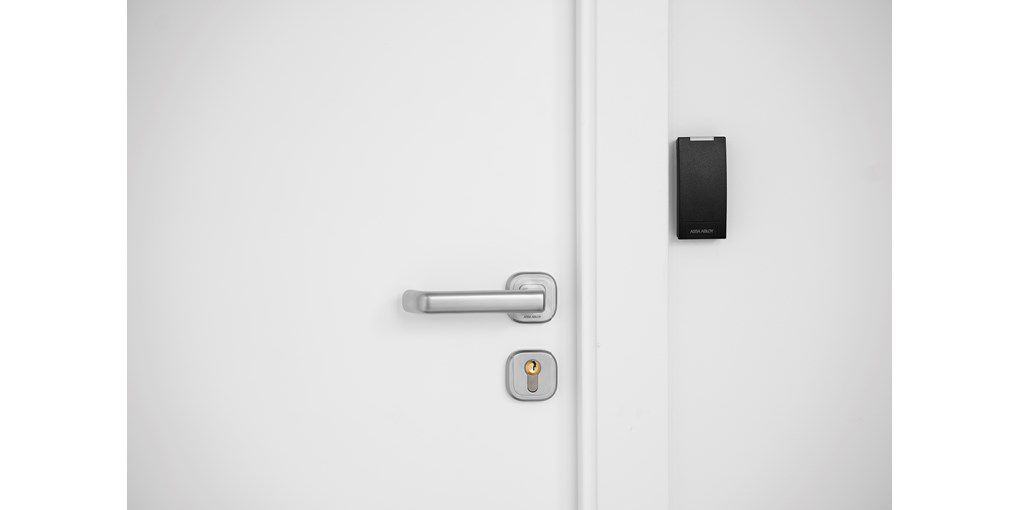 Image: 2a7a3-rp10_reader.jpg