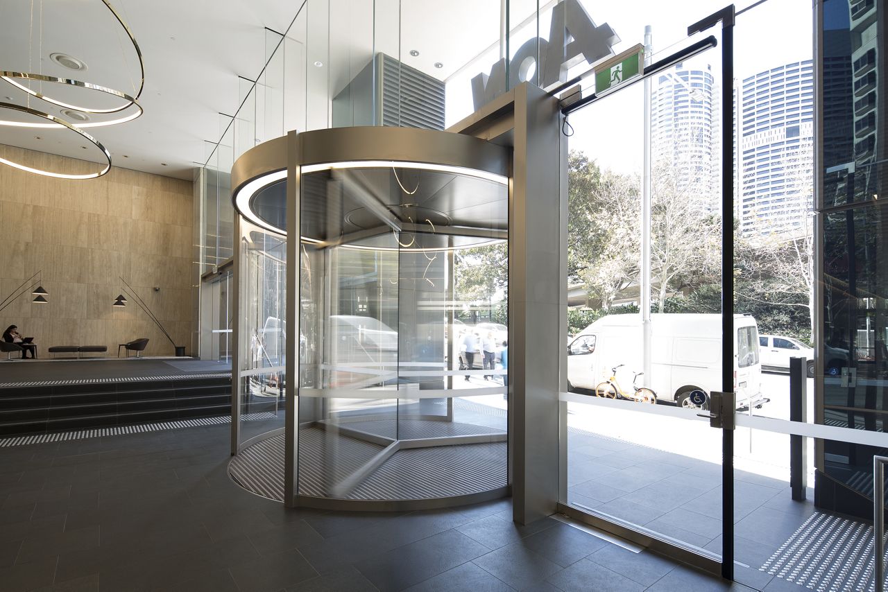 Record Automatic 3-wing revolving door