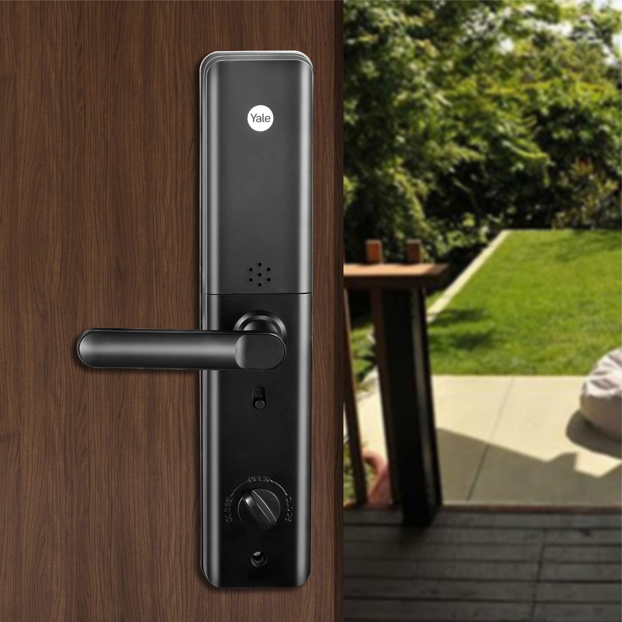 The Yale YDME100 NxT Smart Lock is a smart and extremely convenient solution for your home. You can have all the various access option to enter your home either via our new biometric Fingerprint scan, personalized PIN code or easy to carry RFID Card or em