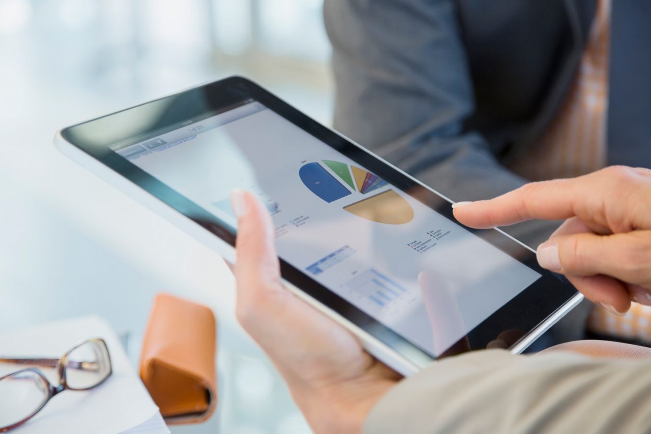 ASSA ABLOY Insight dashboard showing diagram on tablet