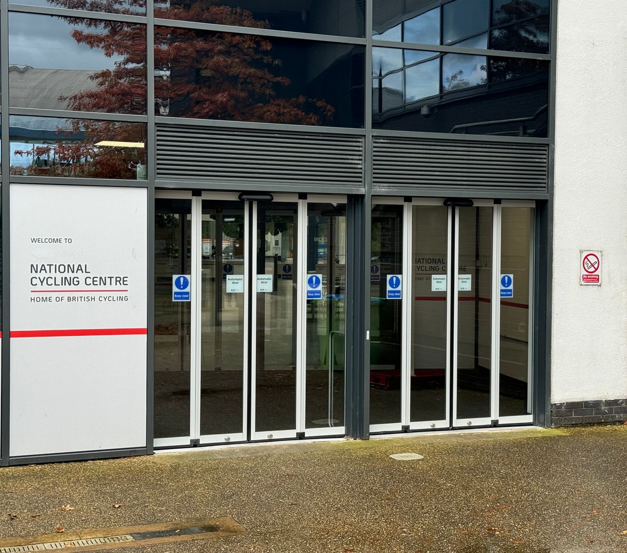 4 sets of FTA 20 bi-parting folding doors with RIC 290 sensors at the National Cycling Centre  (20) copy