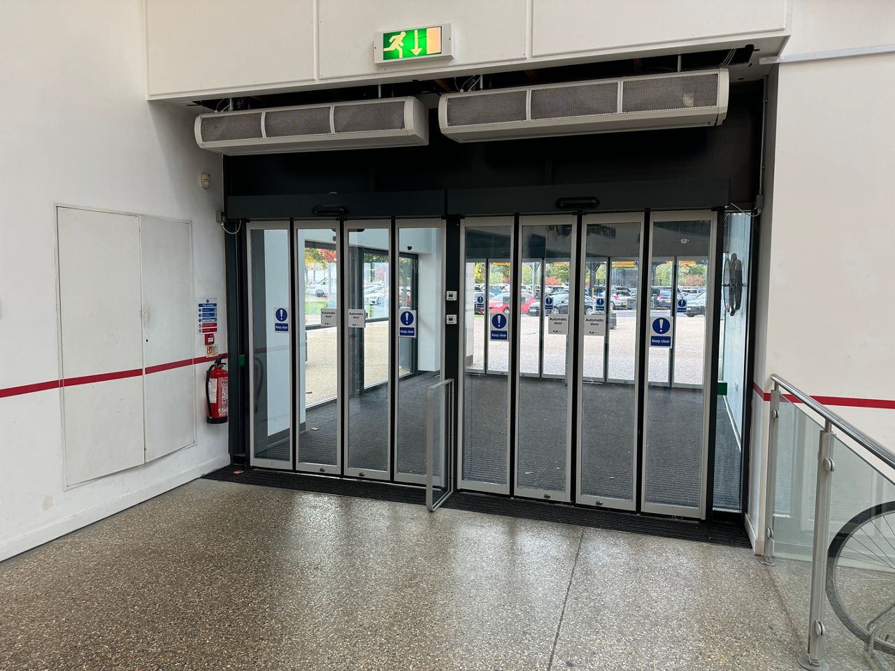 Image: /content/dam/record/com/uk/en/content-fragments/images/folding-doors/4 sets of FTA 20 bi-parting folding doors with RIC 290 sensors at the National Cycling Centre  (7).jpeg