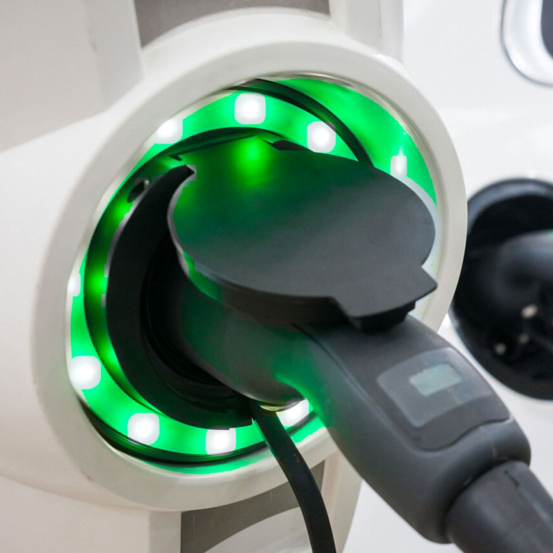 Using electricity in order to reduce emissions