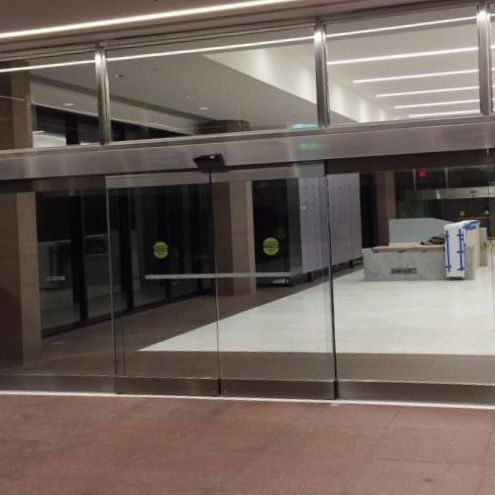 5200 series all-glass slider with cladding
