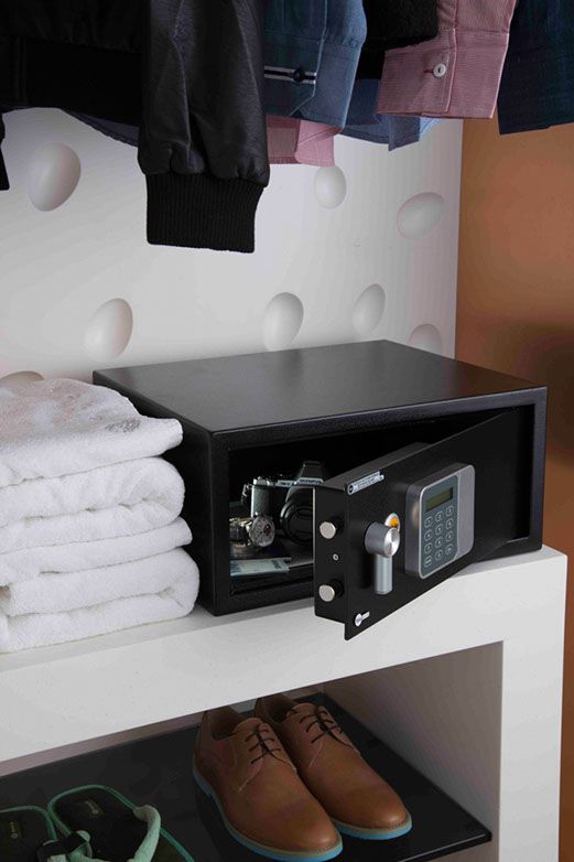 6c9a7-ysg200db1-yale-guest-digital-safebox-08.jpg