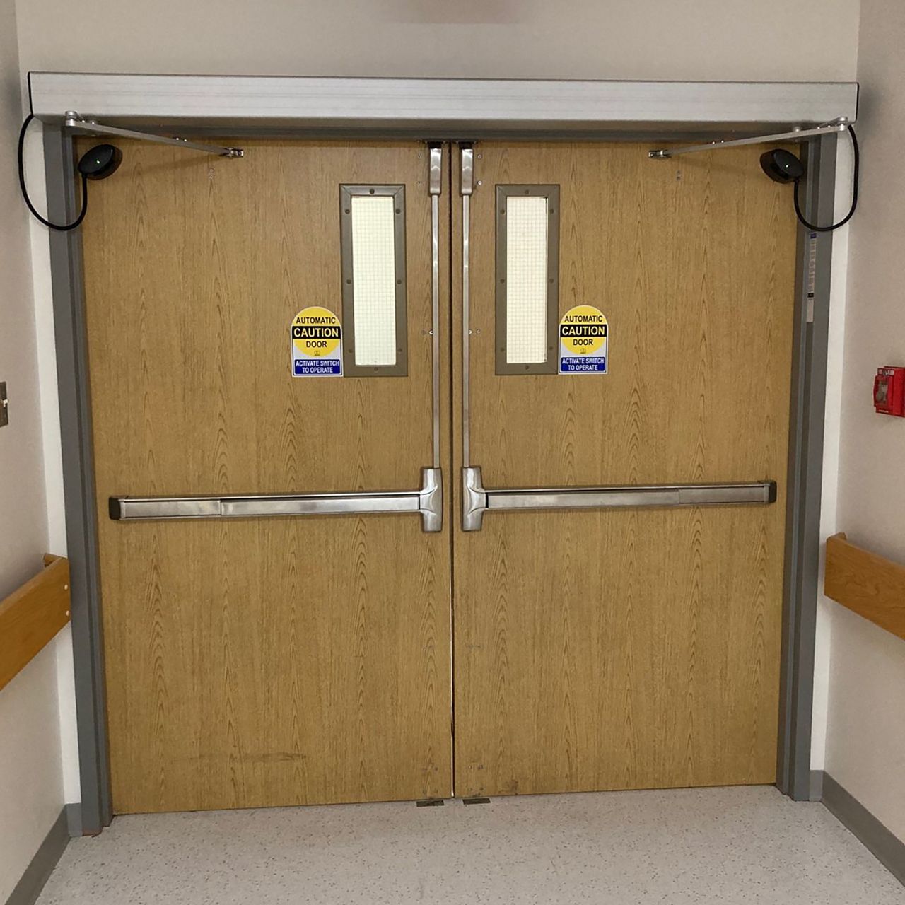 Dual 8100 in clear in a hospital