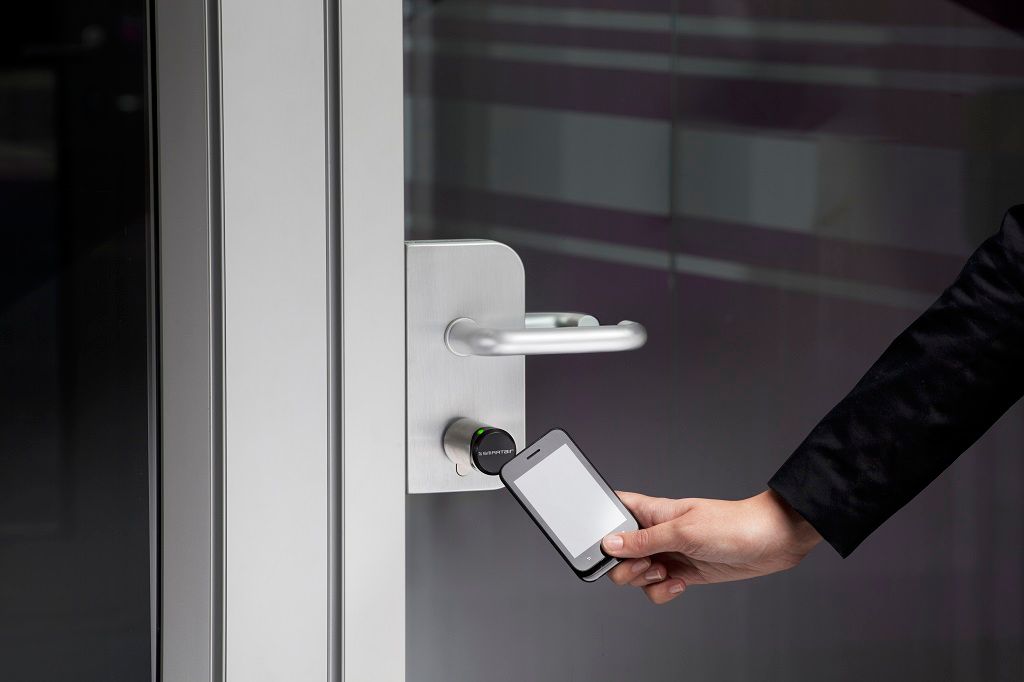 Image: 91e01-smartair_cylindereuroglassdoorhandphonelandsape-jpg.jpg