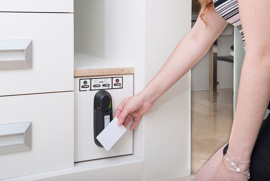 Image: 9b0d5-smartair_students14.jpg