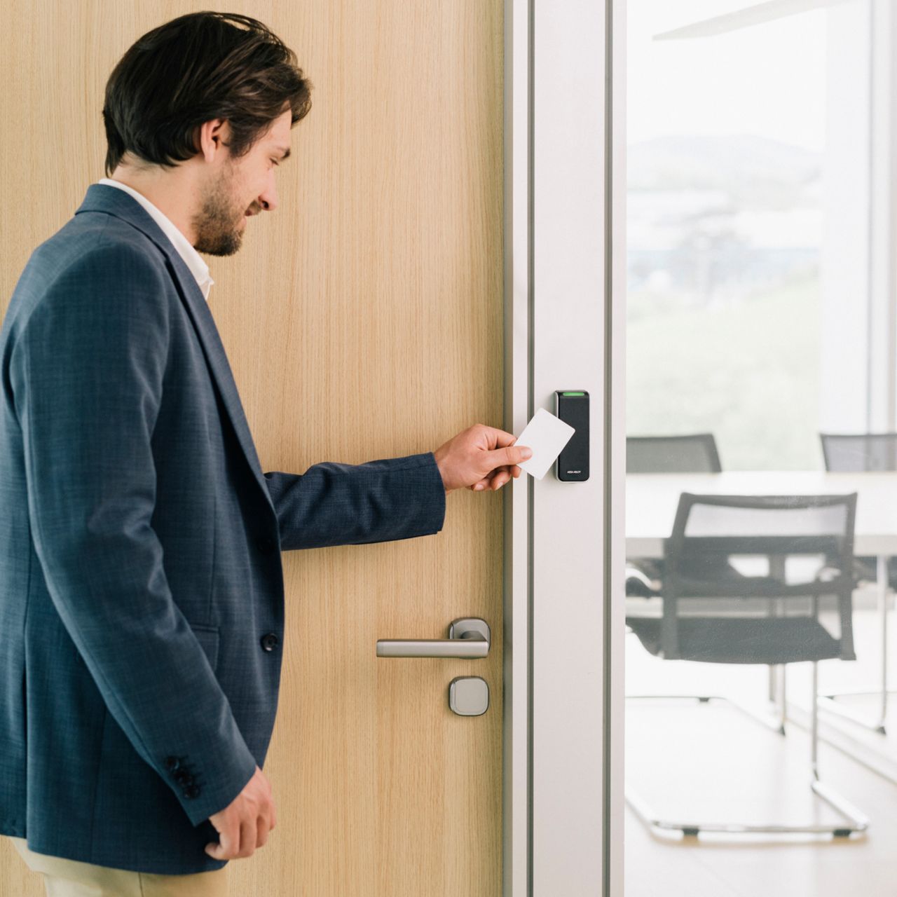 Image: Incedo Signo with card