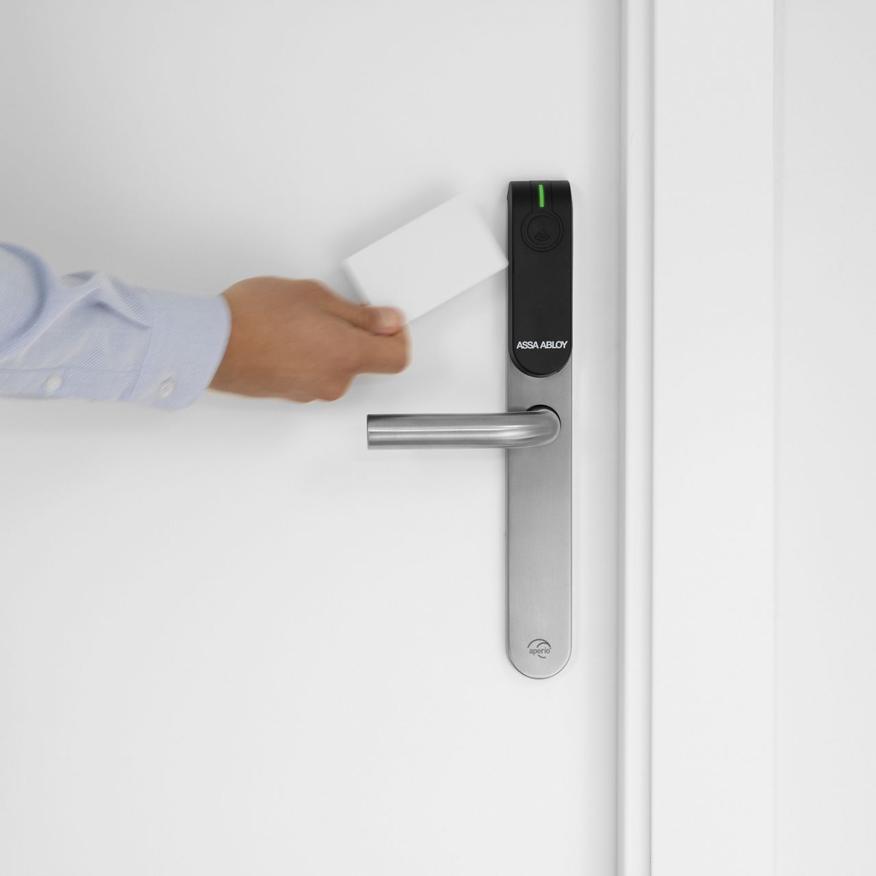 Image: deschidere cu cardul șild electronic compatibil Incedo