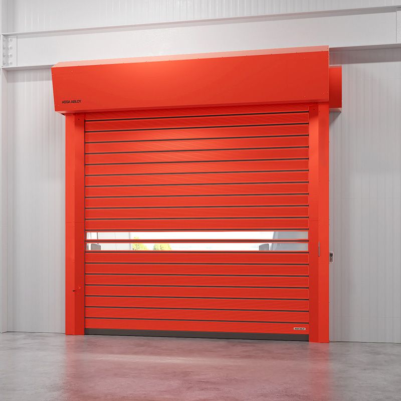 Vue intérieure d’une porte extérieure isolante rouge ASSA ABLOY RR5000.
