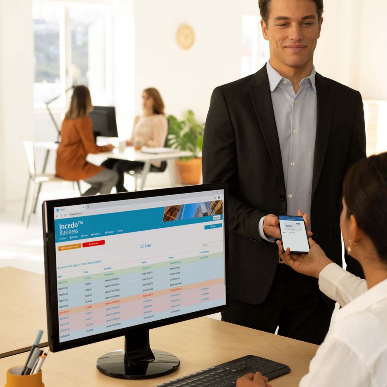 Image: Access Control Incedo Woman PC serving Smartphone Lite Business