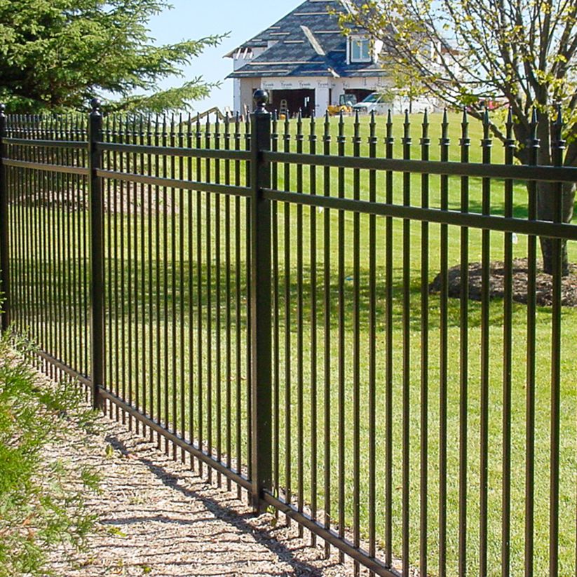 Jerith Aero aluminum fence in style #101
