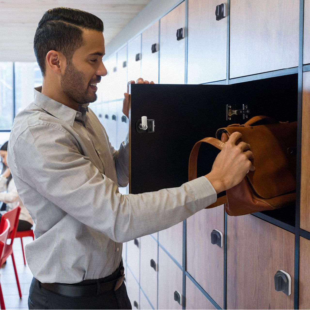 Image: Protects your personal belongings in offices and shared spaces