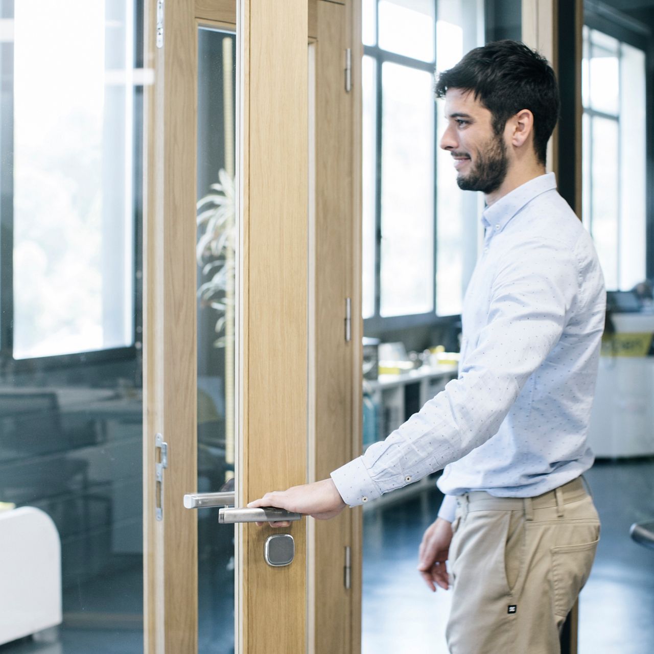 Image: Aperio_H100_EURO_Close_Inside_Person_HR (1).jpg