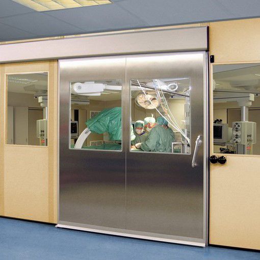 手术室中的 ASSA ABLOY 必盛气密平滑门