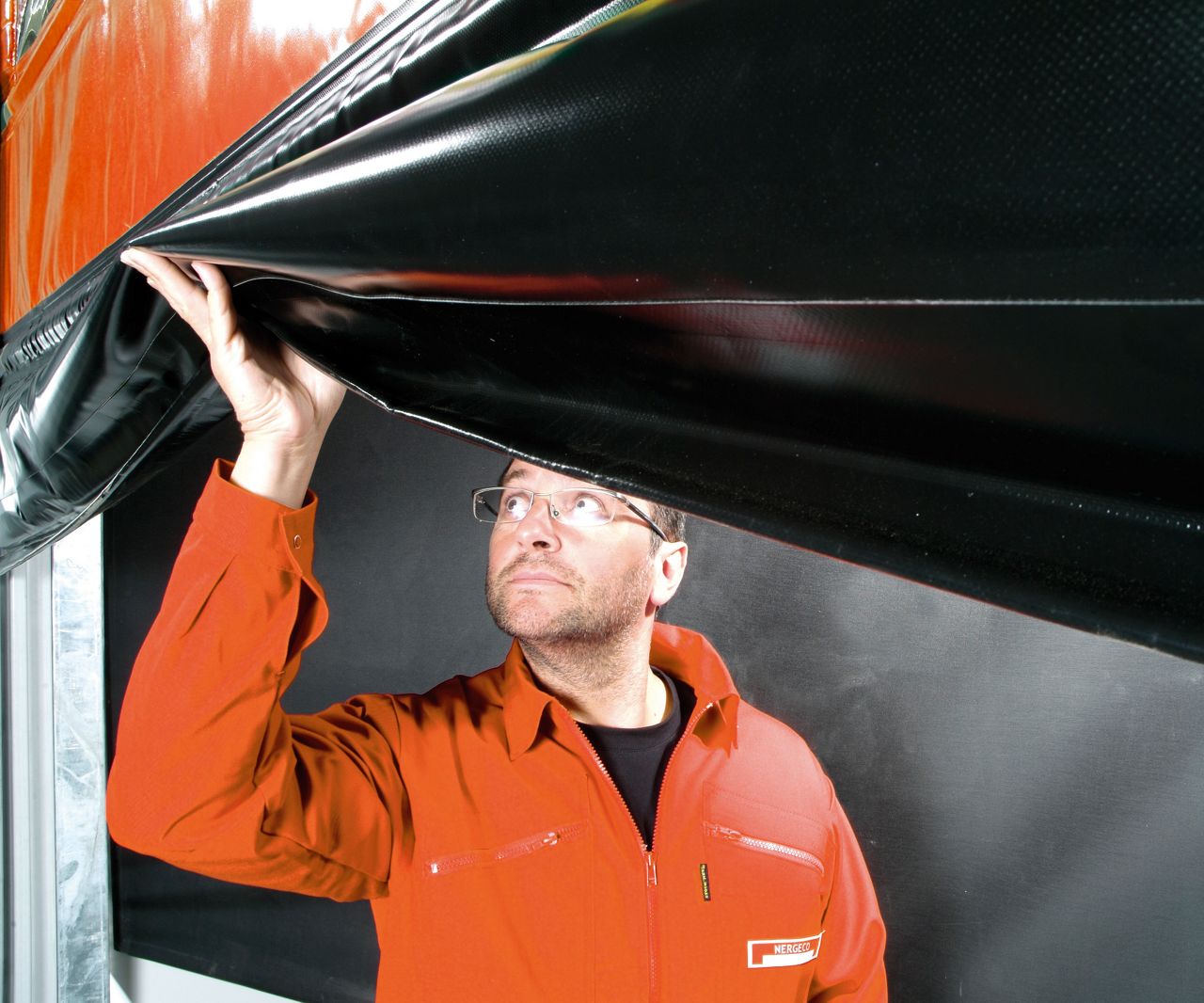 Portes souples rapides Nergeco avec bord déformable dans tous les sens, parfaitmeent inoffensif.