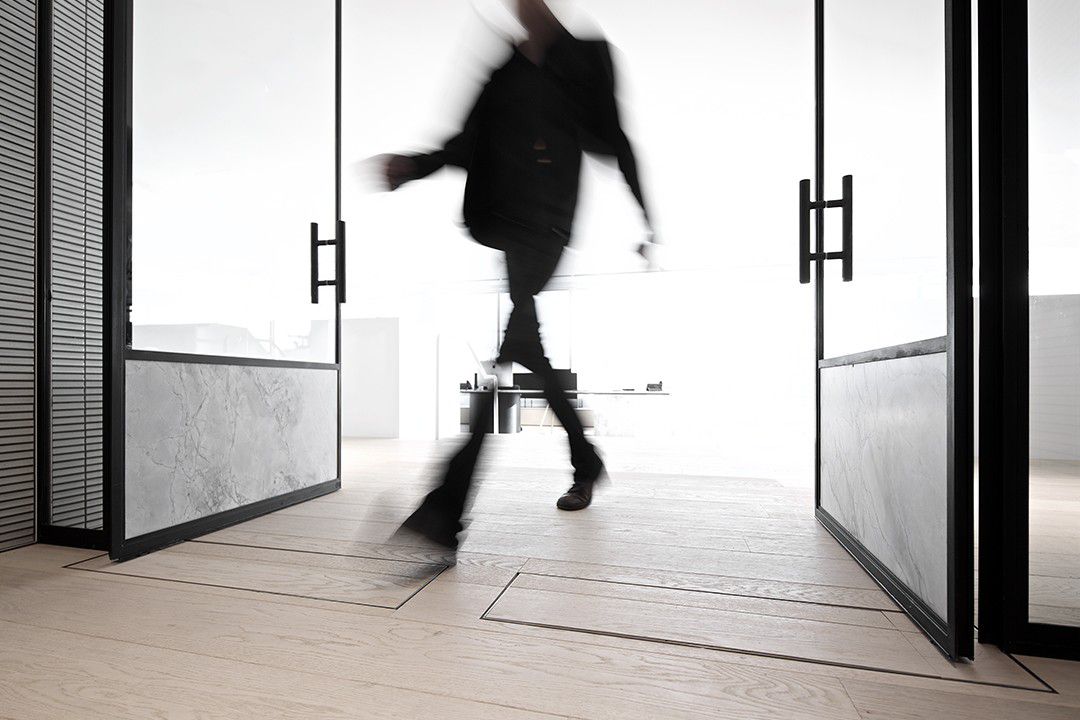 Record C 127 X Underfloor automatic swing door drive