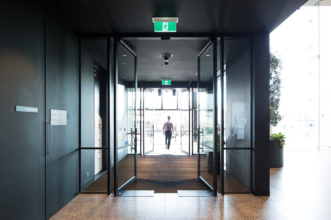 Record C 127 X Underfloor automatic swing door drive