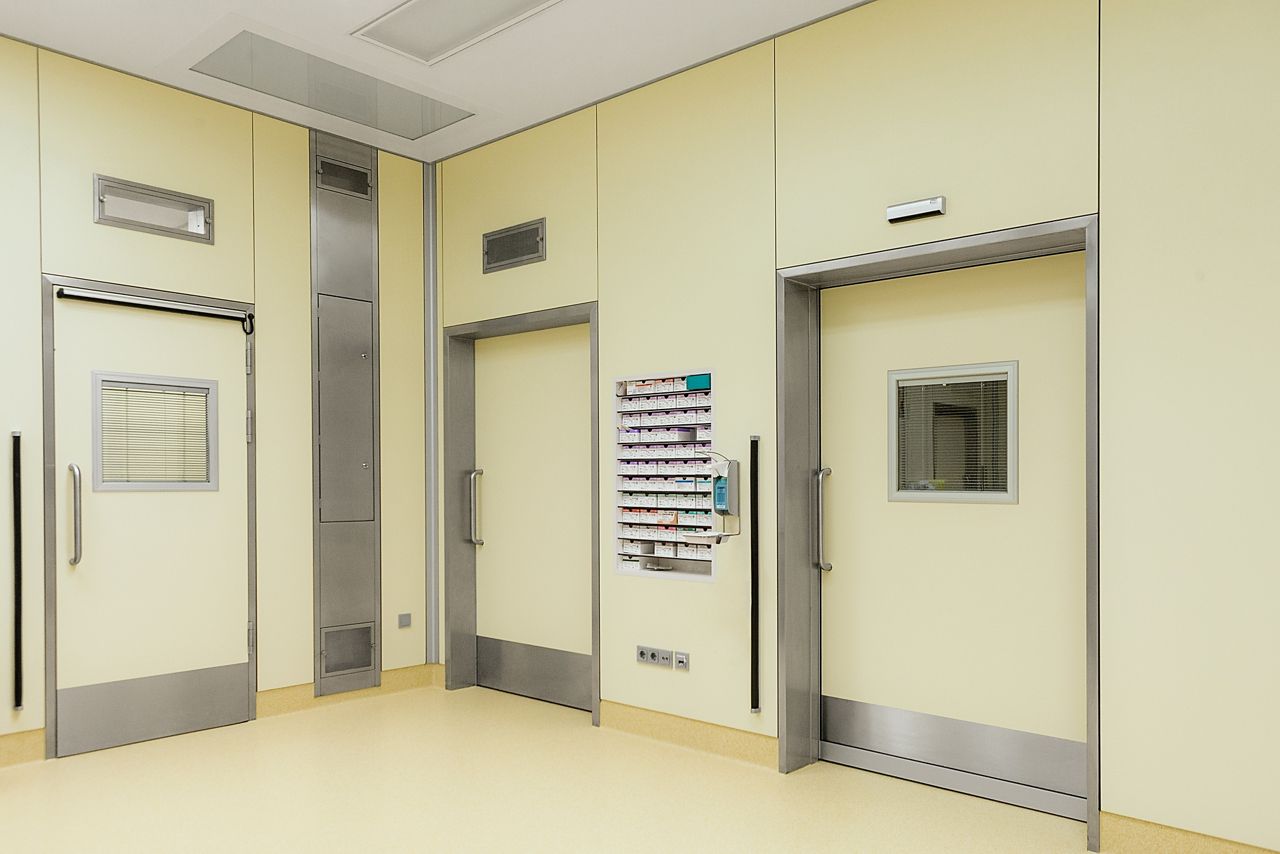 Record CLEAN D1/D2 Hygienic swing door for hospitals