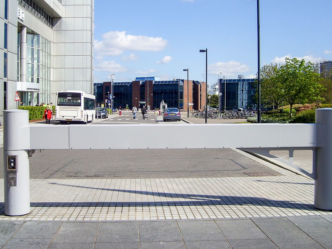 Cityscape anti-ram gate
