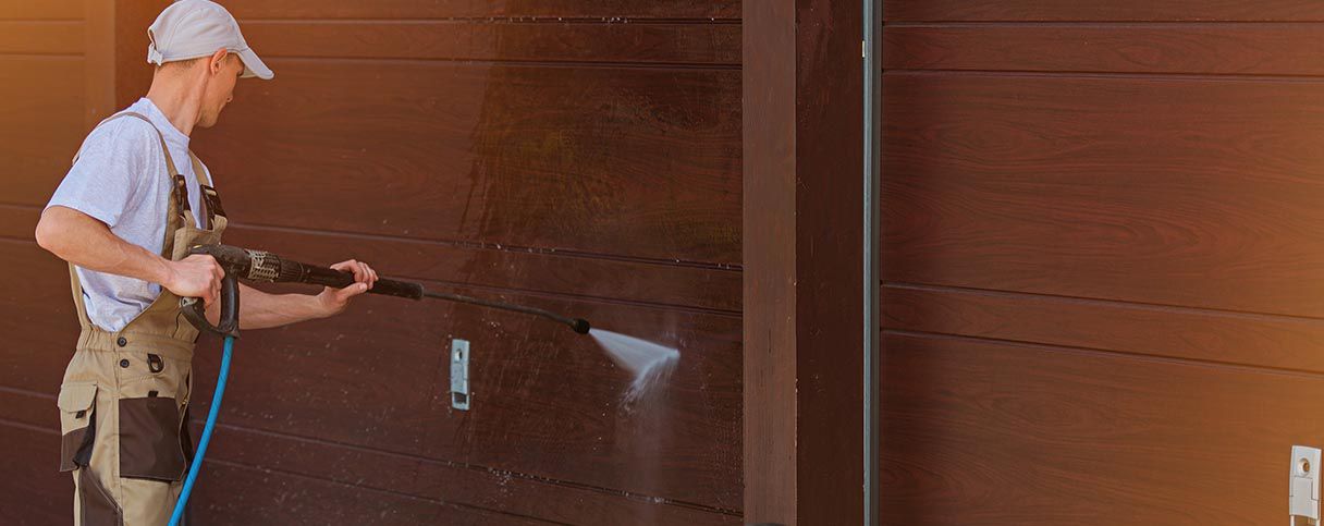 Nettoyage et entretien de portes de garage Normstahl