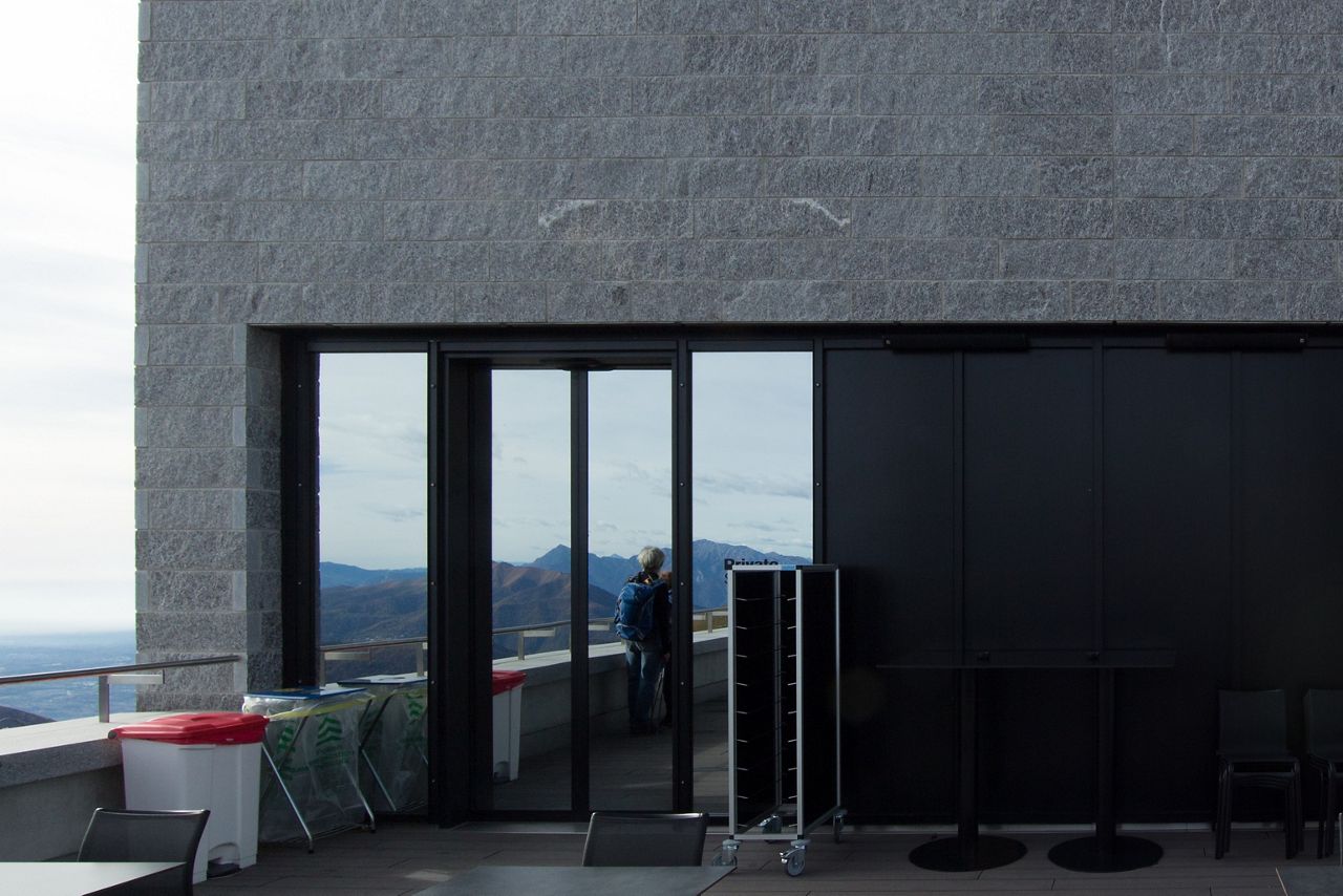 Close up view of THERMCORD 3 Sliding Door at Monte Generoso