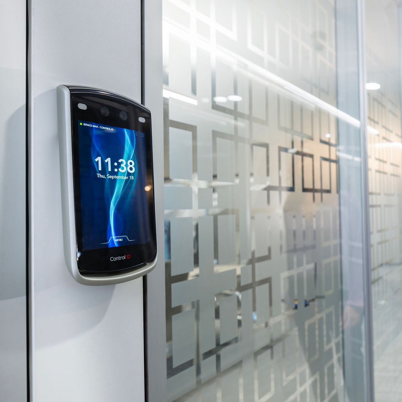 iDFace Max controlling access to a meeting room