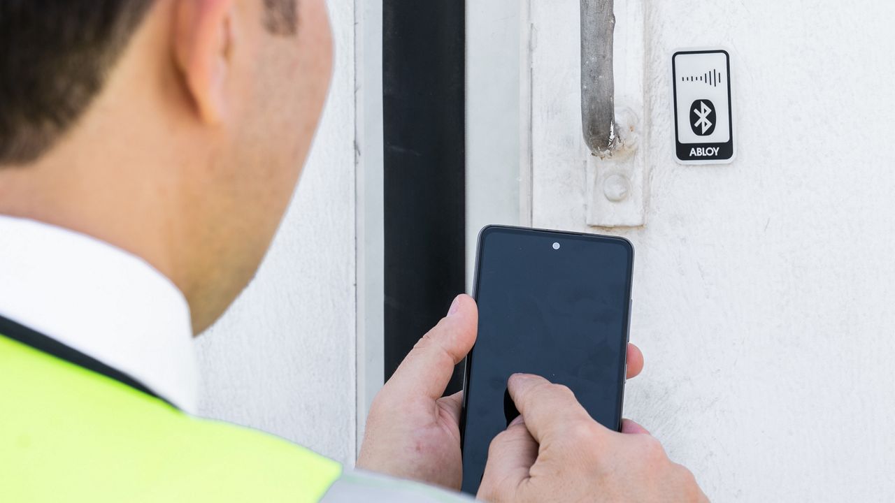 Openin a lock via Bluetooth solution.