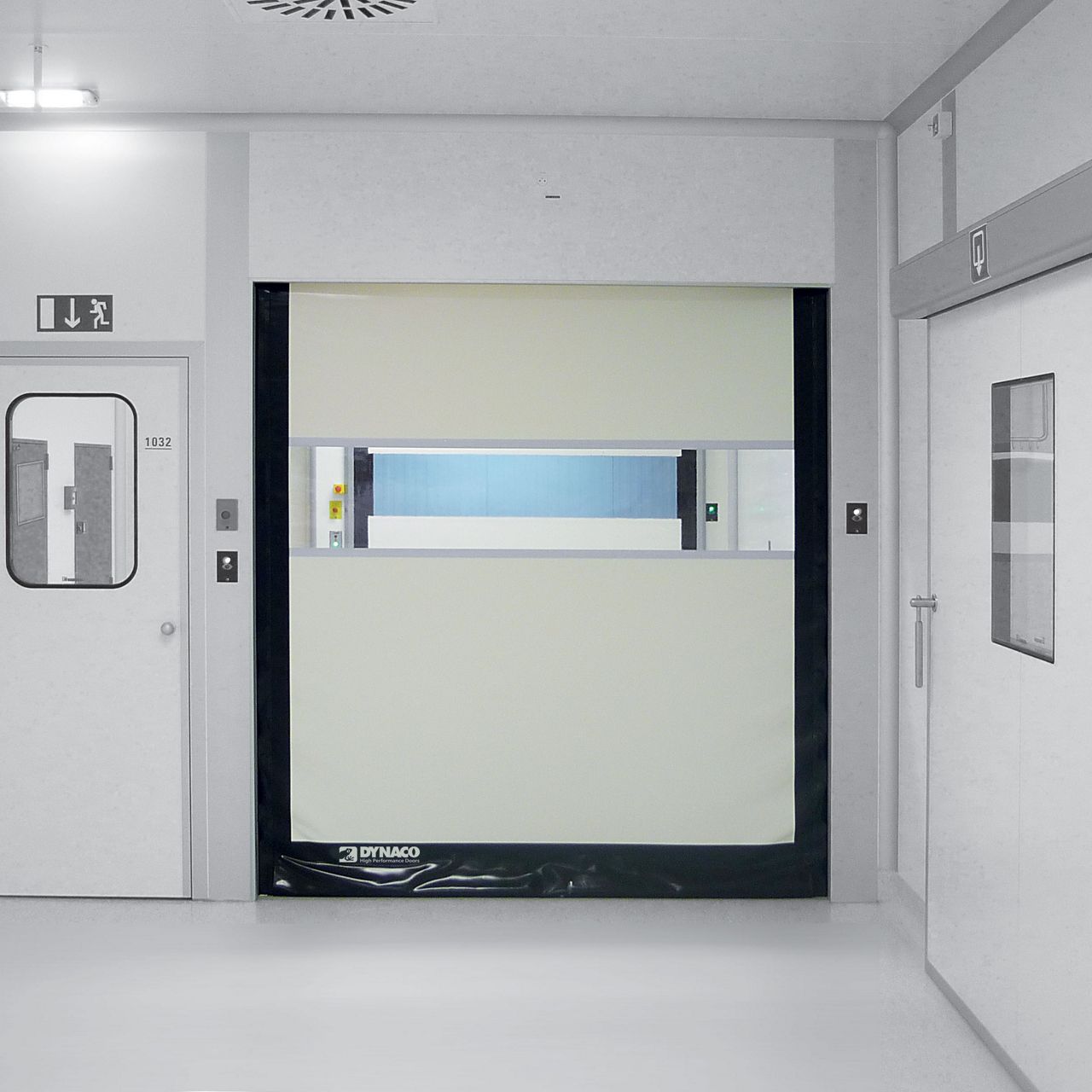 Une porte Cleanroom blanche
