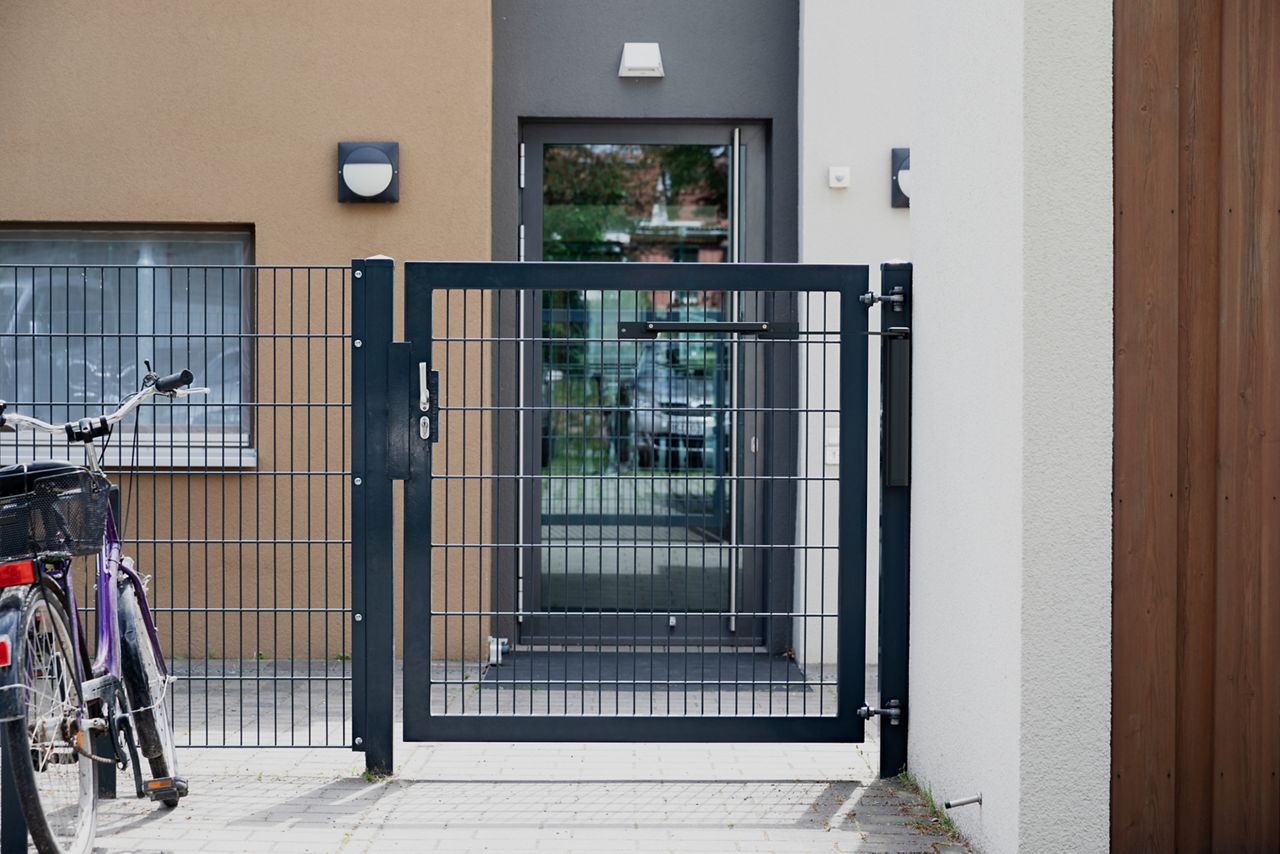 Image: Samozamykacz do furtki