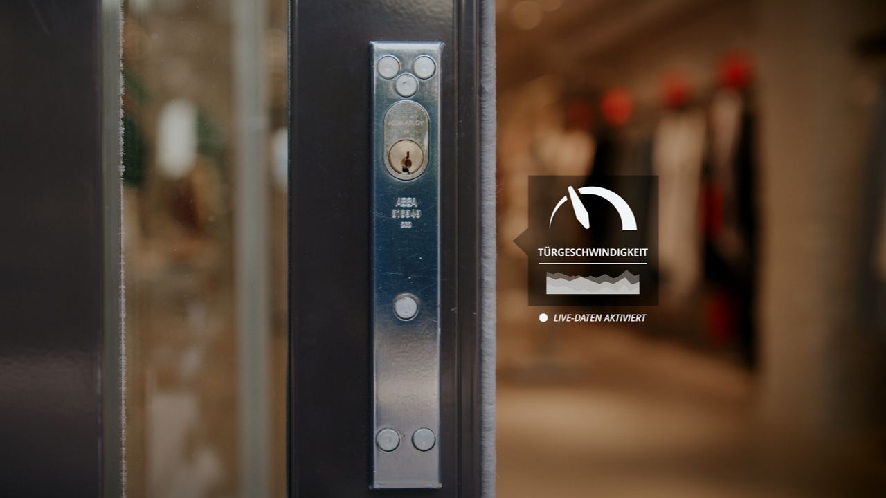 sliding doors with door speed graphic