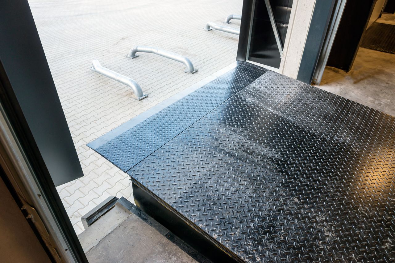 Image: Dock leveler DL6010S