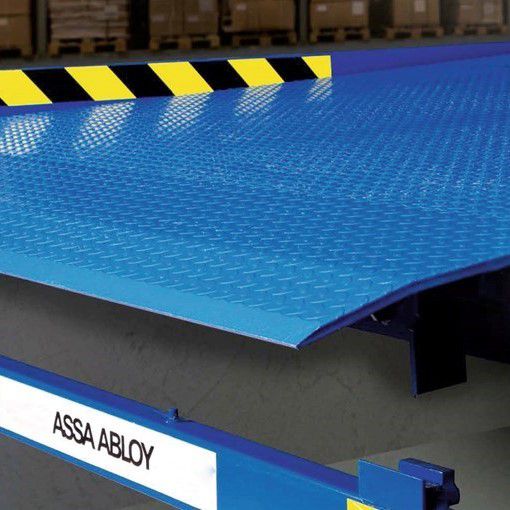 ASSA ABLOY DL6111S hydraulic swing-lip dock leveller