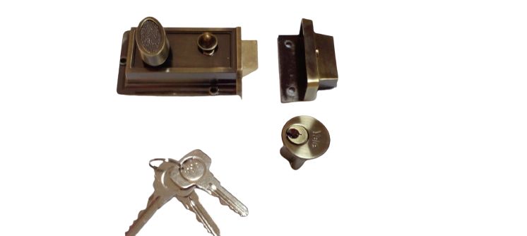 Image: Nightlatch DY564