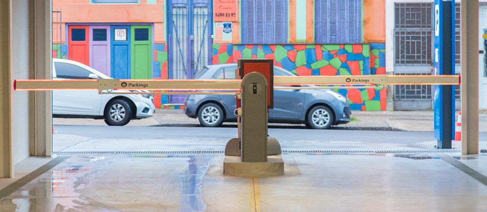 Ditec-Qik automatic barriers iParkings Universidad Catolica Montevideo