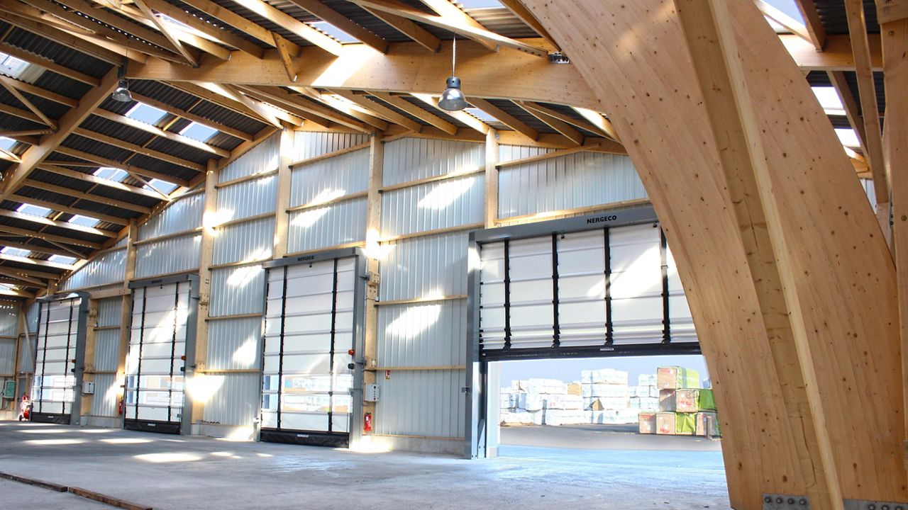 Portes rapides Enduro sur bâtiment ossature bois