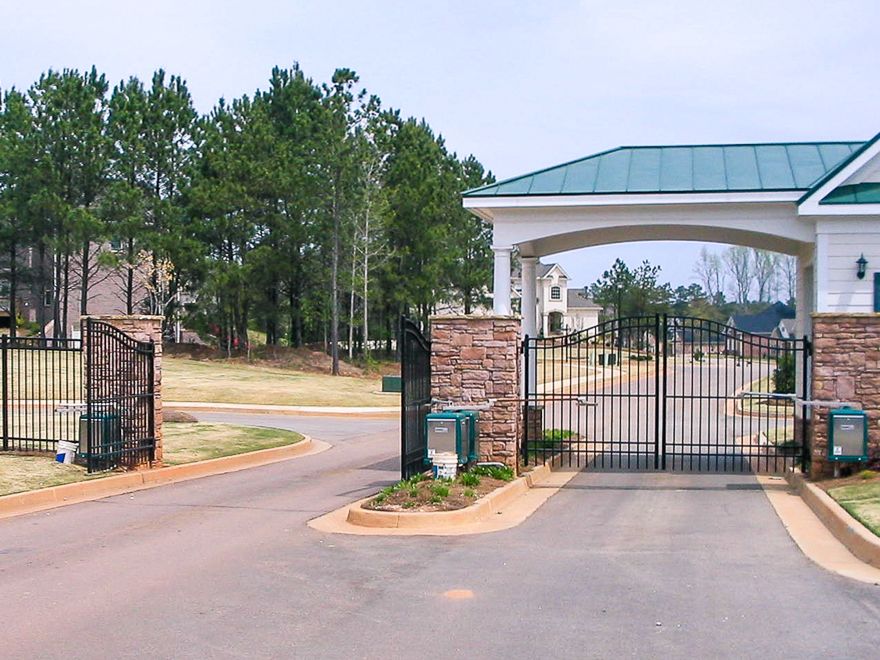 Estate double swing gate in majestic style