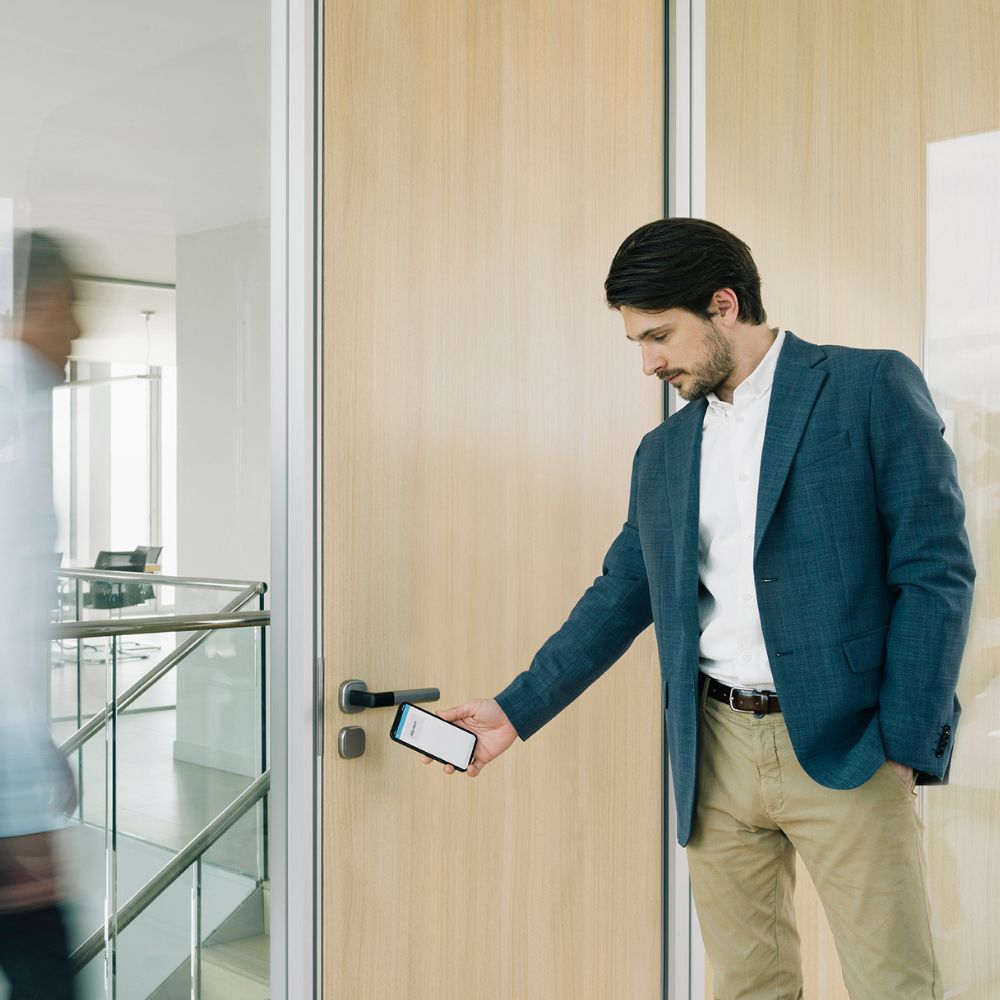 Image: H100 Phone.jpg