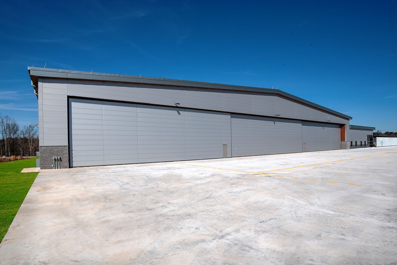 horizontal rolling door outdoor hangar