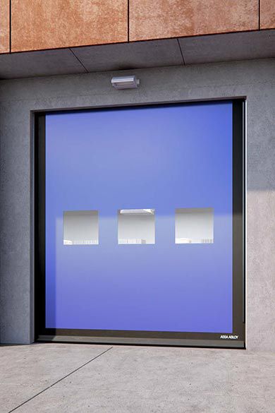 Image: Voordelige grote snelloopdeur voor magazijn buiten