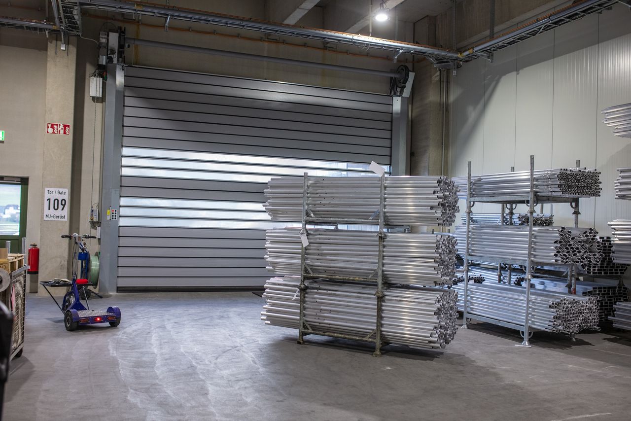 Normstahl hurtiggående rulleport HSR300AISO inne i hallen