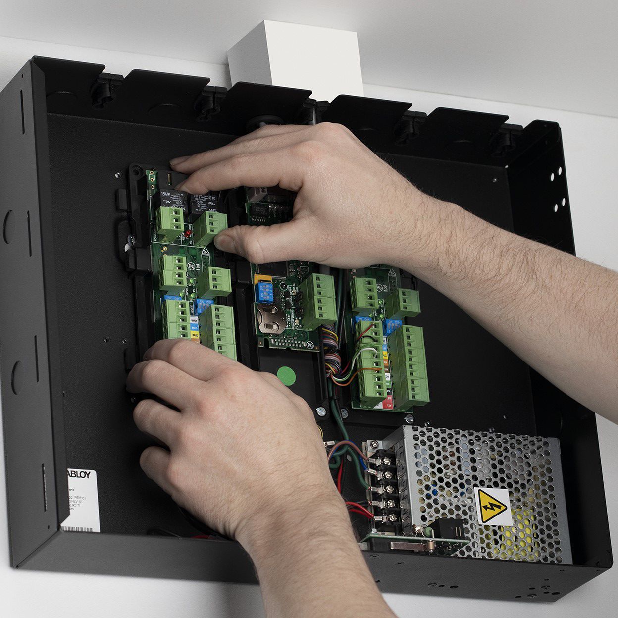 Incedo™ Cluster Controller ASSA ABLOY