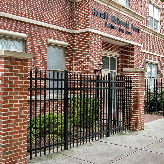 Jerith Industrial aluminum fence in style #101