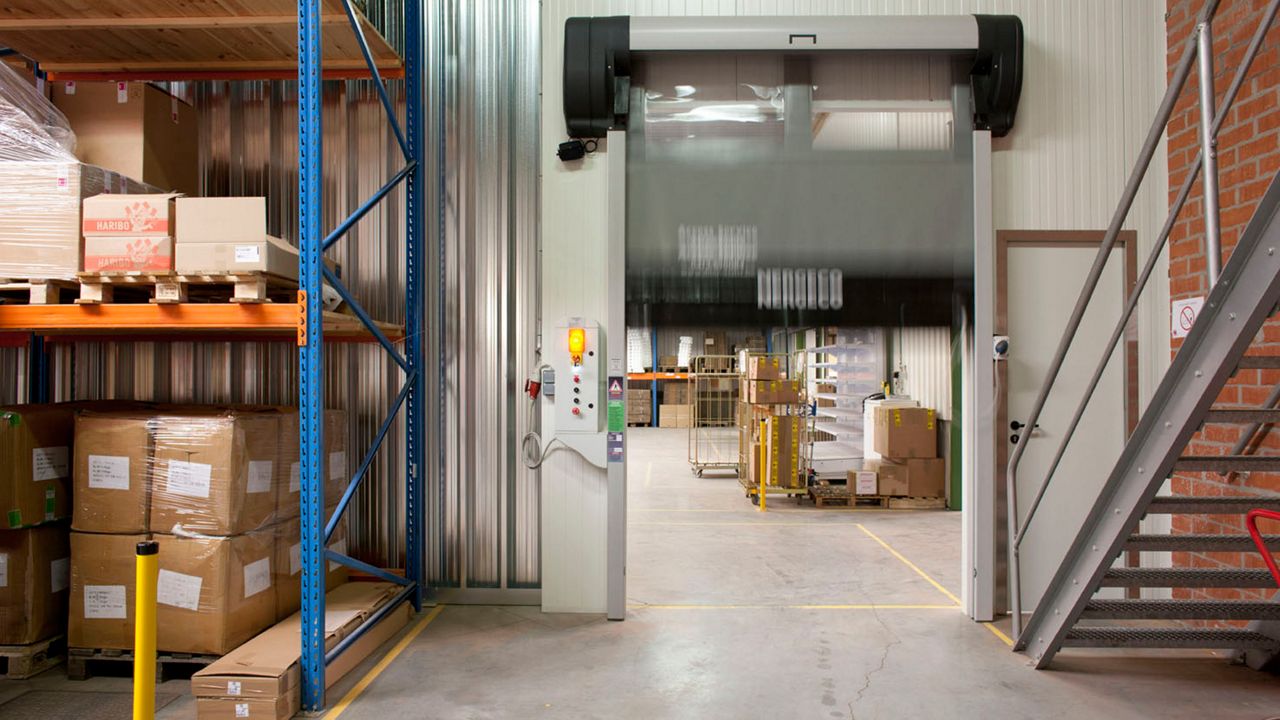 Portes souples intérieures pour la logistique standard