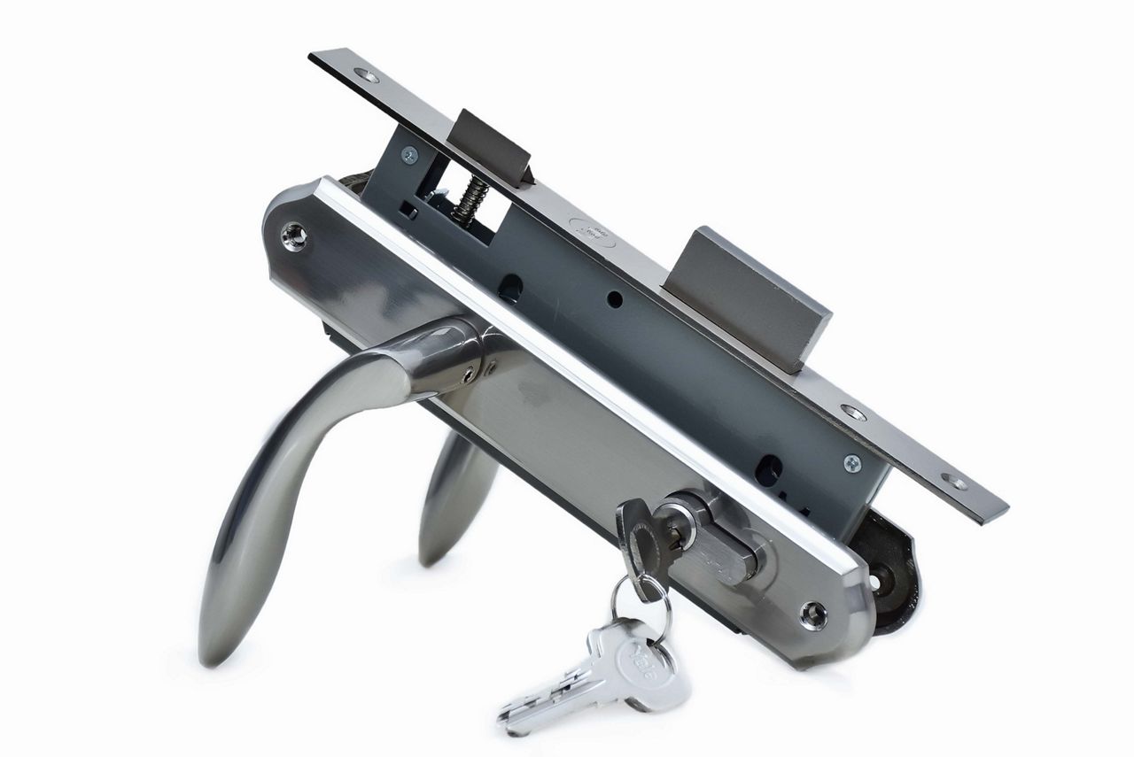 Lockset with Apolo Handle