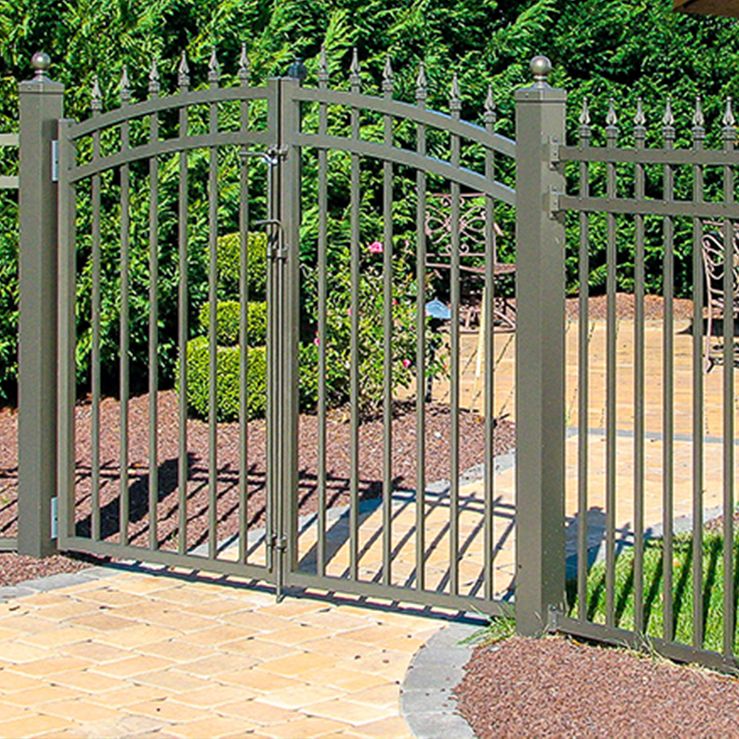 Jerith Legacy aluminum fence in style #111